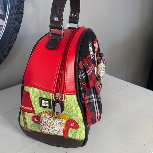 Patent leather handbag - Picture 2 of 5